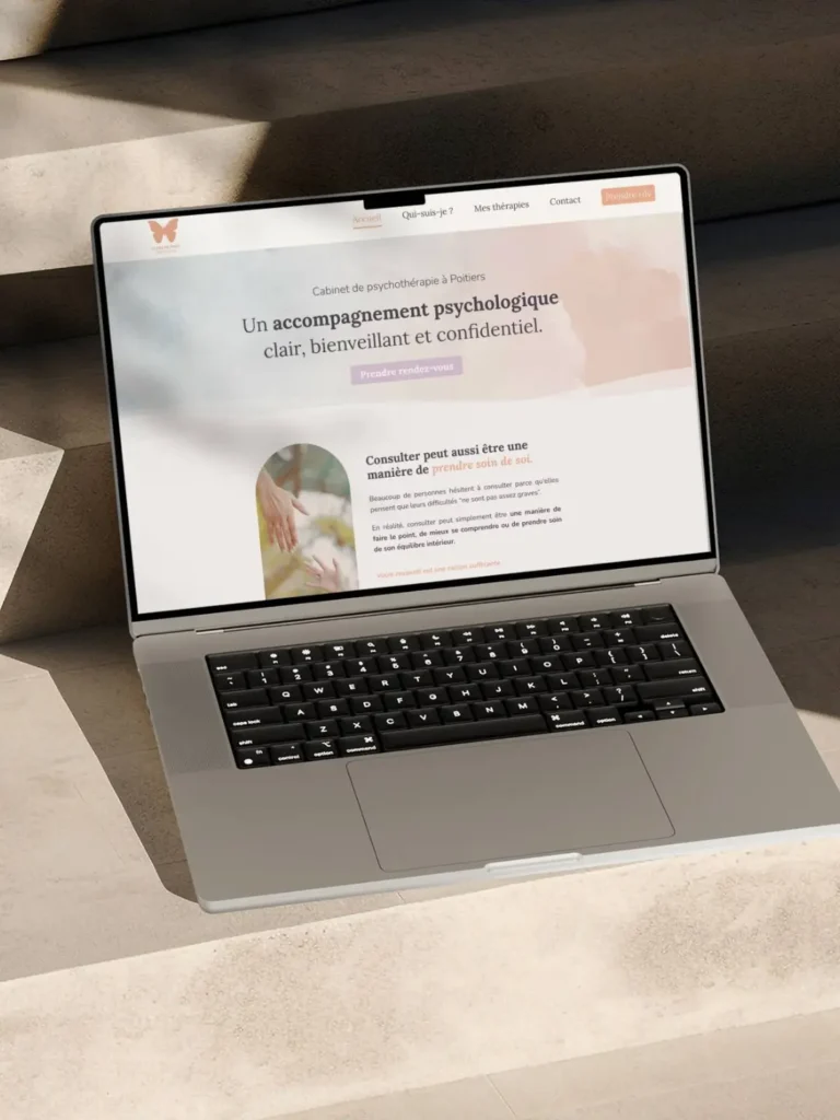 Mockup site internet professionnel créé à Poitiers par Kuma Design